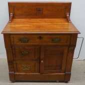 EARLY AMERICAN STYLE WALNUT DR