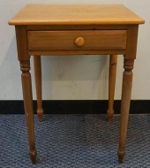 EARLY AMERICAN STYLE WALNUT SI