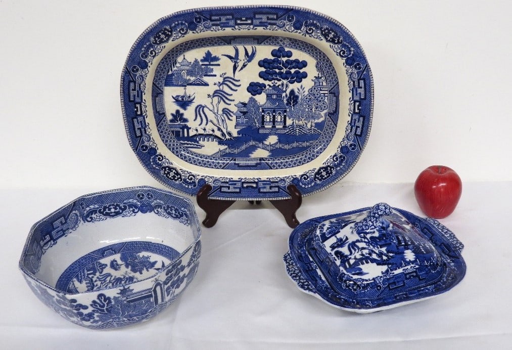 EARLY BLUE WILLOW INCL. BUFFALO