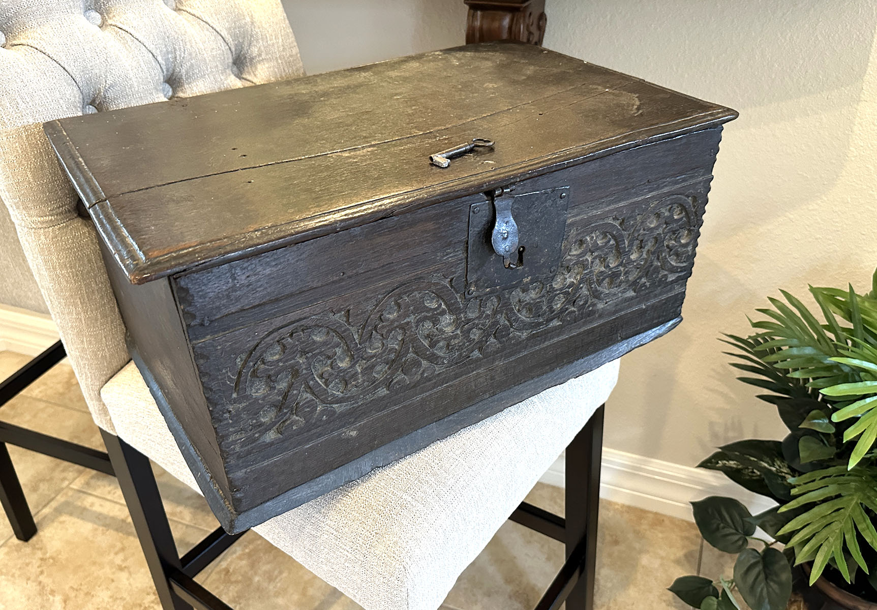 EARLY CARVED WOODEN BIBLE BOX: This