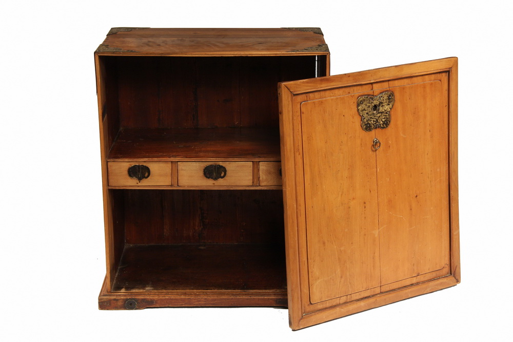 EARLY CHINESE CABINET - Chinese