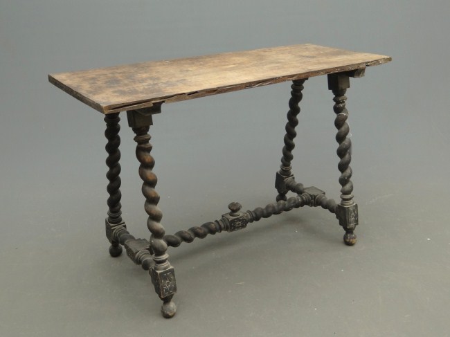 Early Continental table with