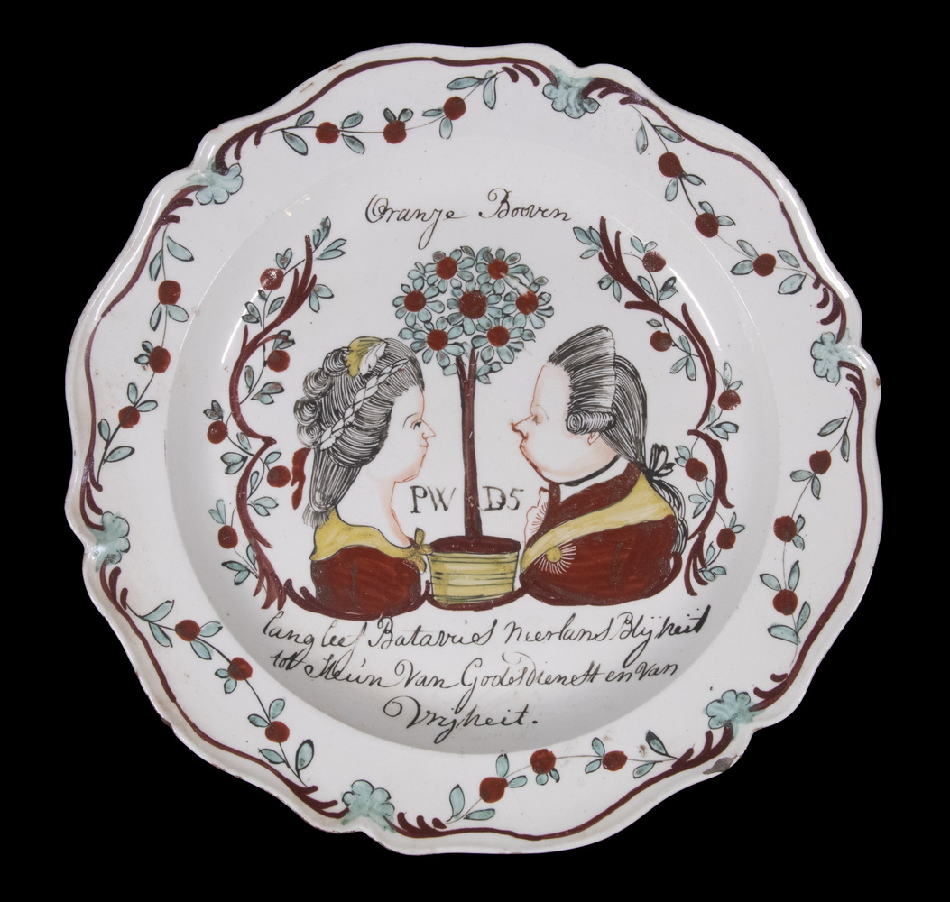 EARLY CREAMWARE PLATE WITH DUTCH