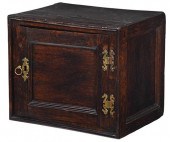 EARLY ENGLISH OAK CABINETBriti