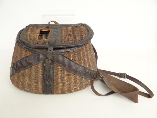 Early fishing creel with fitted
