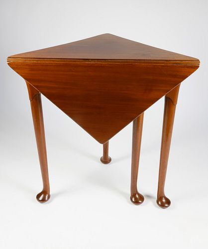 EARLY GEORGE III MAHOGANY