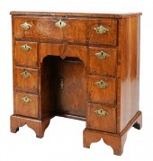EARLY GEORGIAN WALNUT KNEEHOLE
