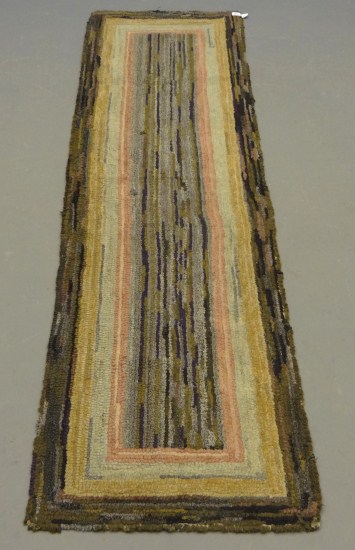 Early hooked runner. 22'' x 88''.