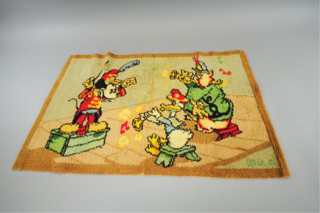 EARLY MICKEY MOUSE RUGS Features