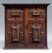Early oak hanging cupboard, ap