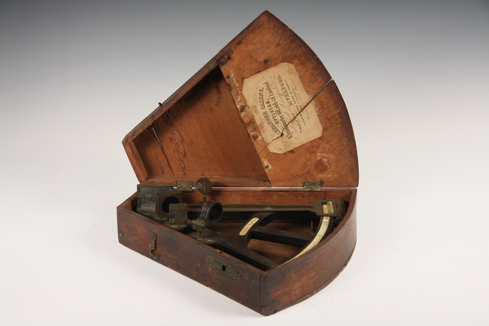 EARLY OCTANT - 19th c Octant in