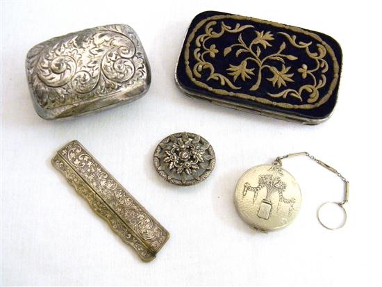 Early purse with silver thread