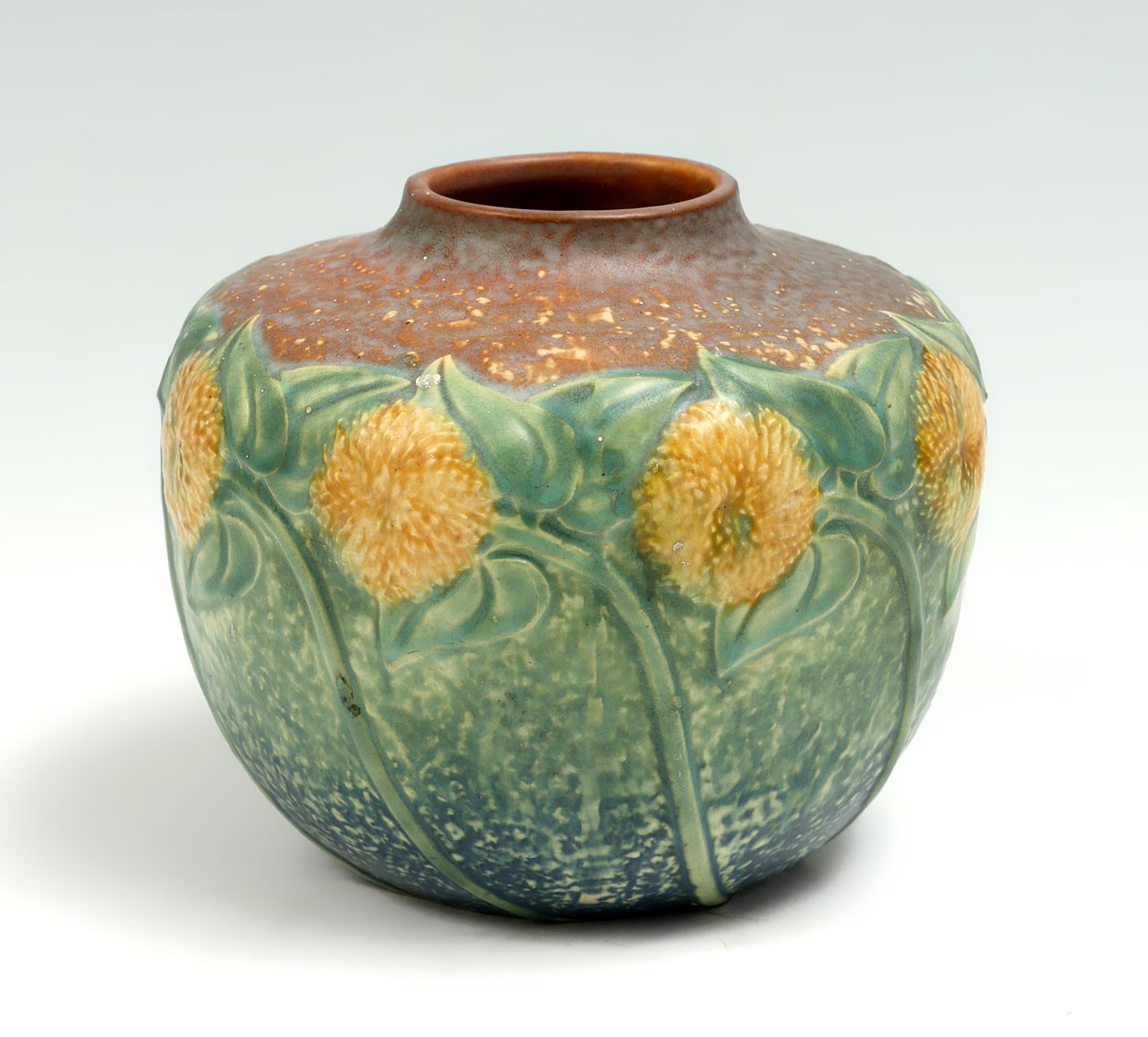 EARLY ROSEVILLE ''SUNFLOWER'' VASE: