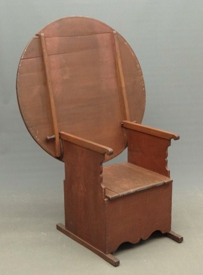 Early round top hutch table with