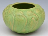 EARLY VAN BRIGGLE CLOSED BOWL
