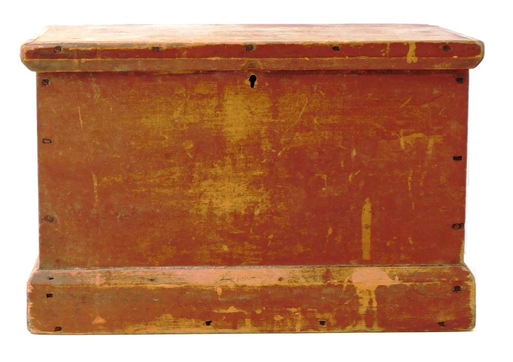 EARLY WOODEN BOX: A SMALL PINE