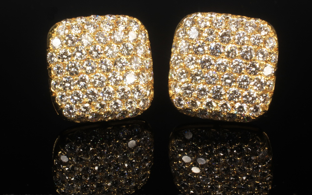 EARRINGS - One pair of 18K yellow