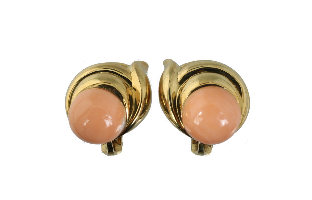 EARRINGS - One pair of 18K yellow