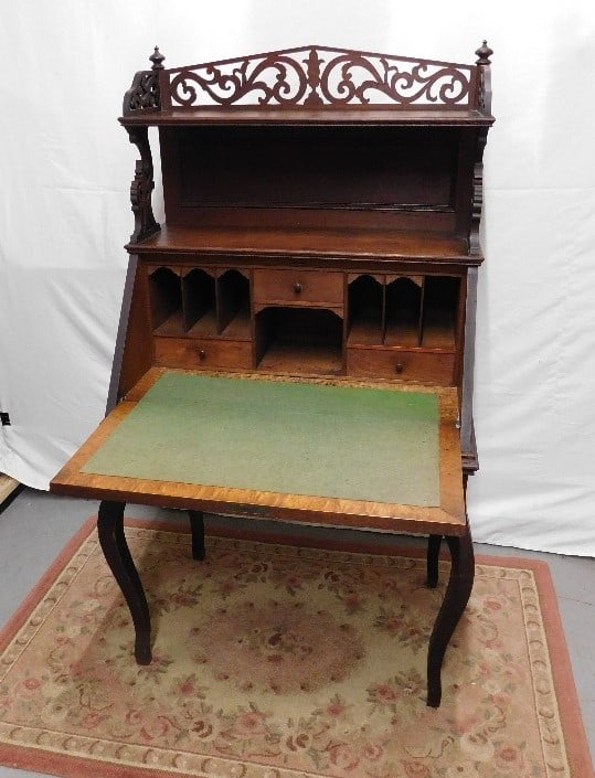 EASTLAKE ERA SLANT FRONT DESKAn