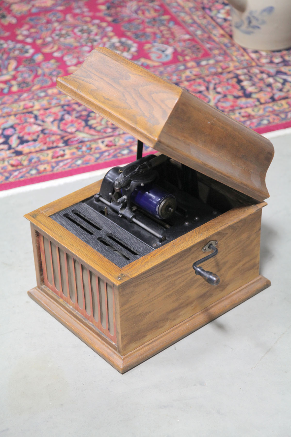 EDISON AMBEROLA PHONOGRAPH.  New