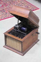 EDISON AMBEROLA PHONOGRAPH.  N