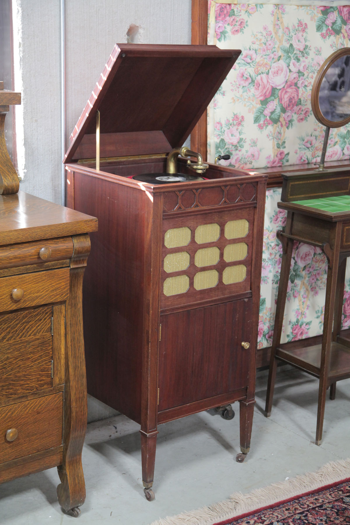 EDISON DISC PHONOGRAPH.  New Jersey