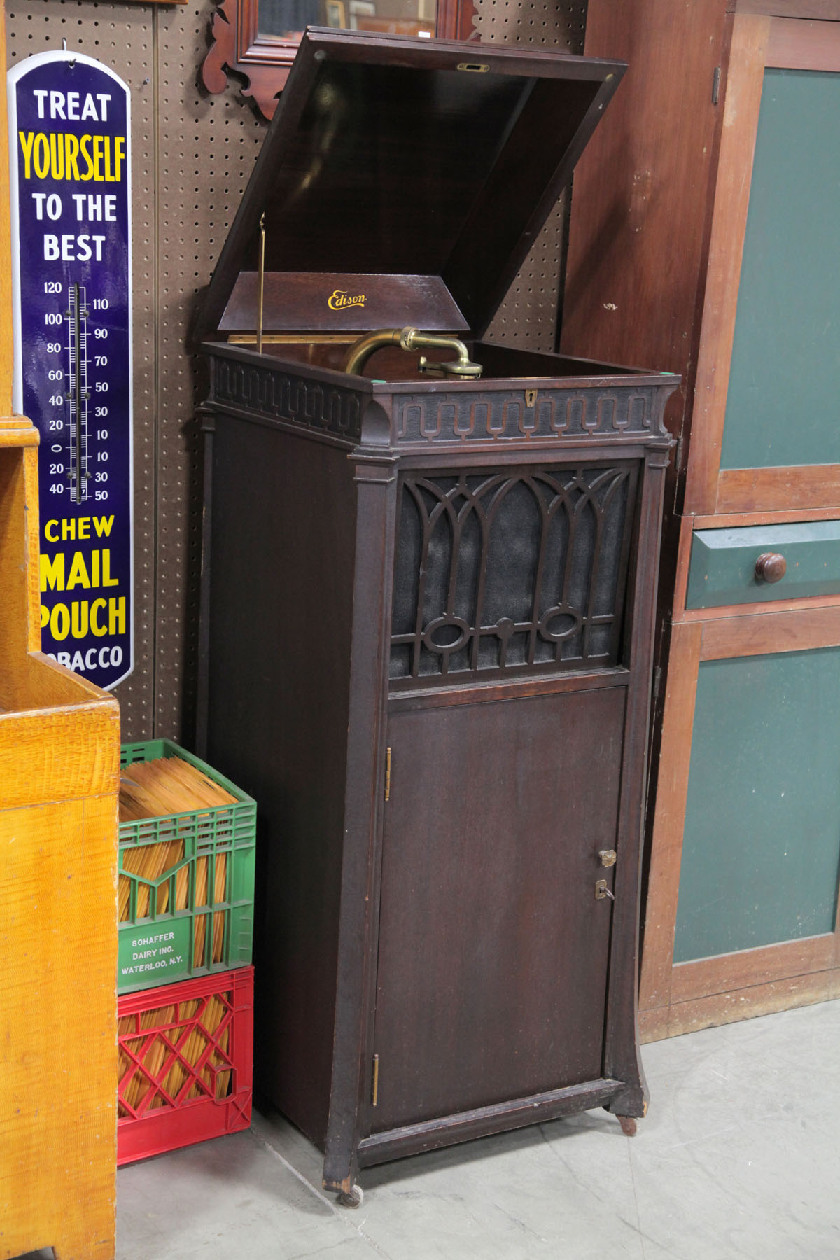EDISON DISC PHONOGRAPH.  New Jersey