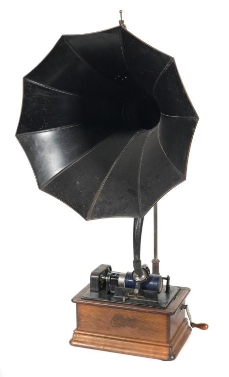 EDISON PHONOGRAPH, MODEL DEdison