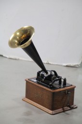 EDISON STANDARD PHONOGRAPH.  N