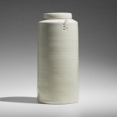 Edmund De Waal. Lidded jar. c.