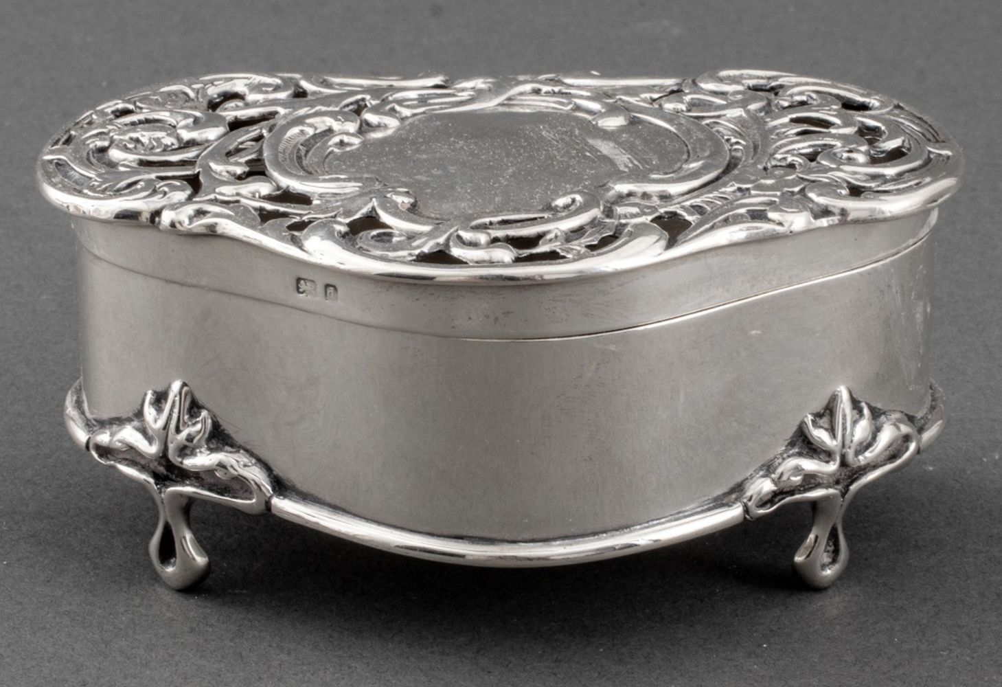 EDWARD VII STERLING SILVER PIN BOX,