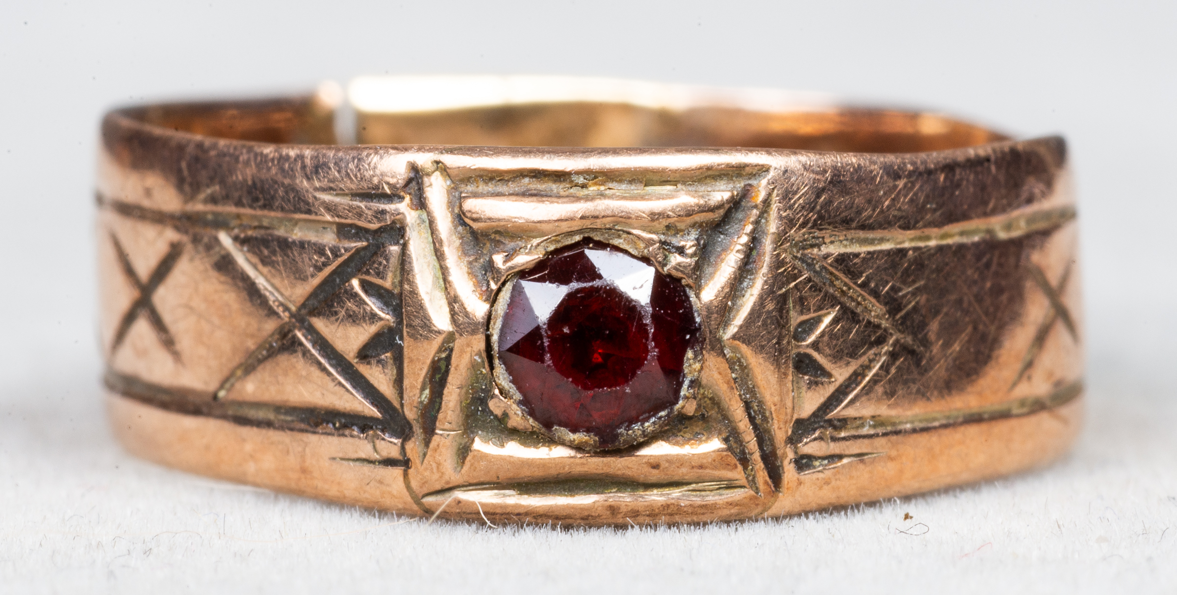 EDWARDIAN 14K ROSE GOLD GARNET RING