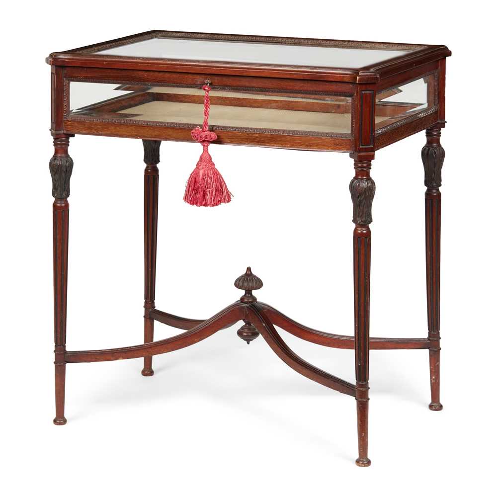 EDWARDIAN MAHOGANY BIJOUTERIE TABLE