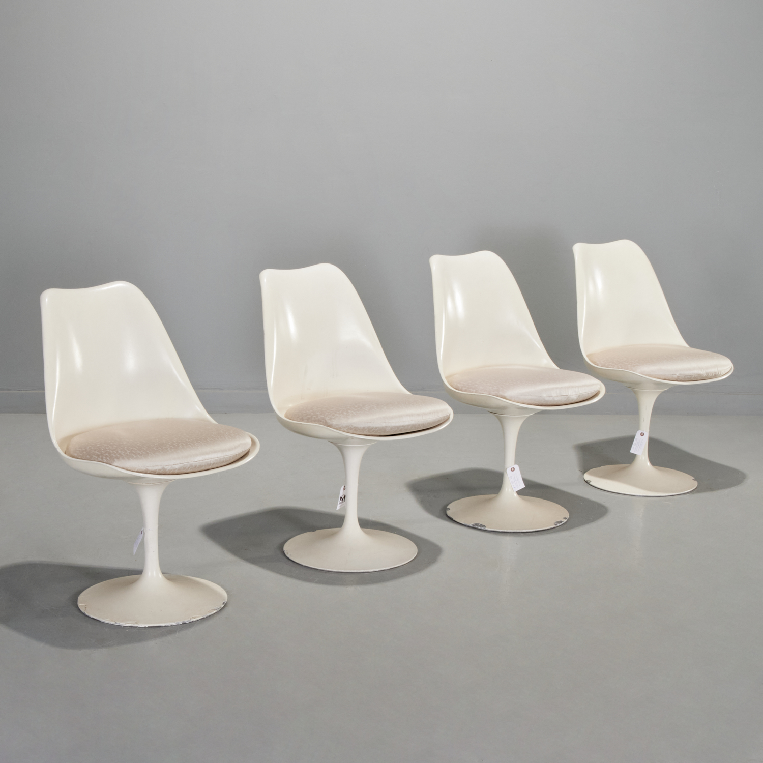 EERO SAARINEN FOR KNOLL, (4)