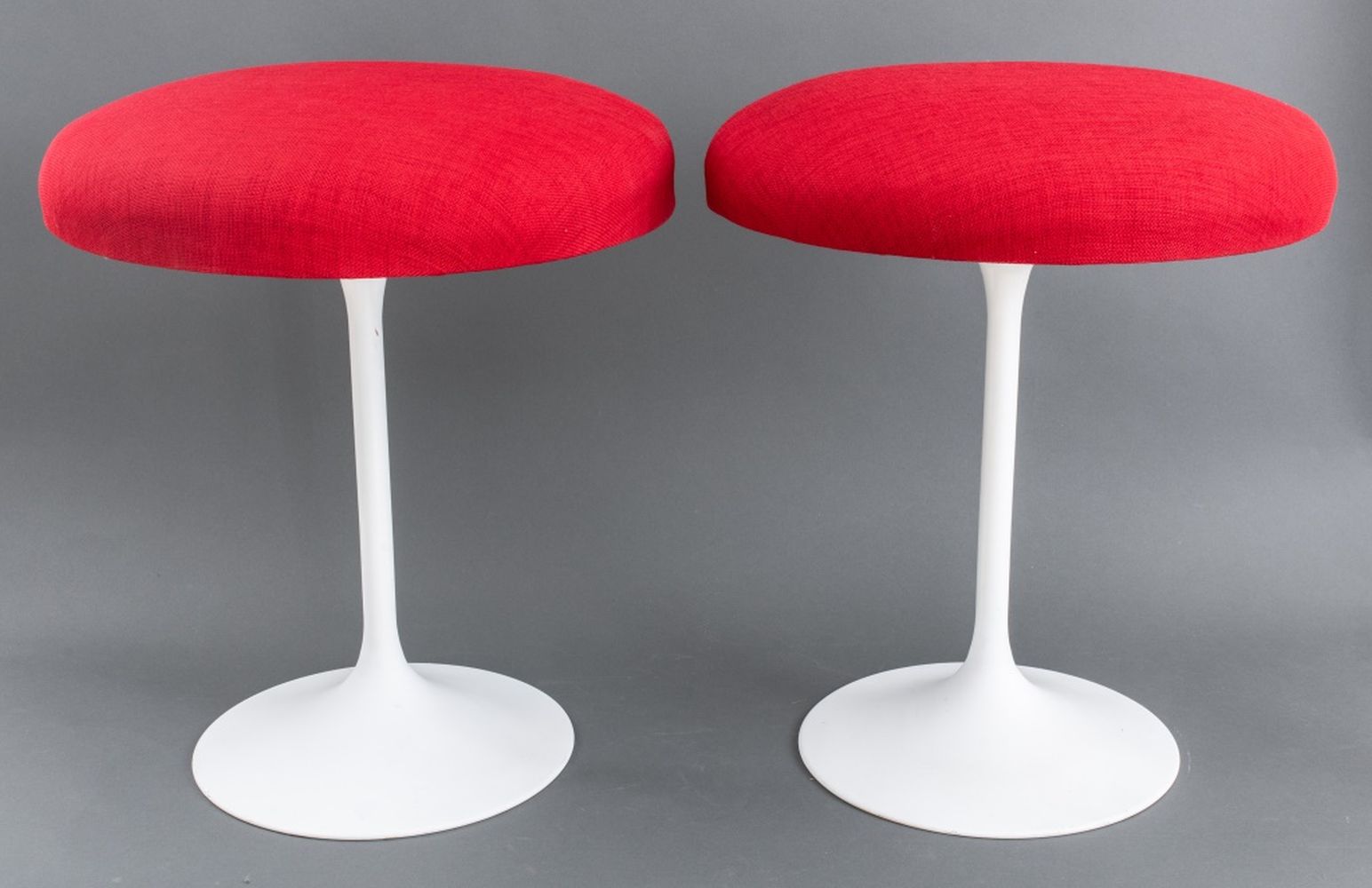 EERO SAARINEN FOR KNOLL MANNER