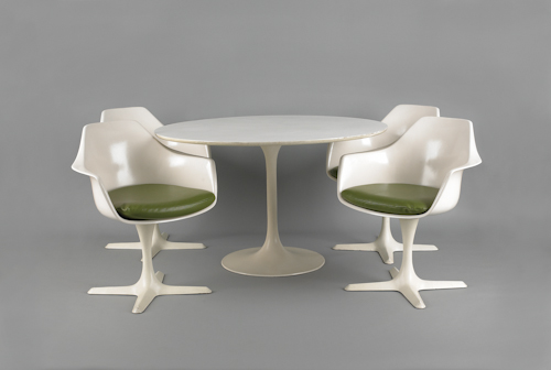 Eero Saarinen for Knoll Tulip table
