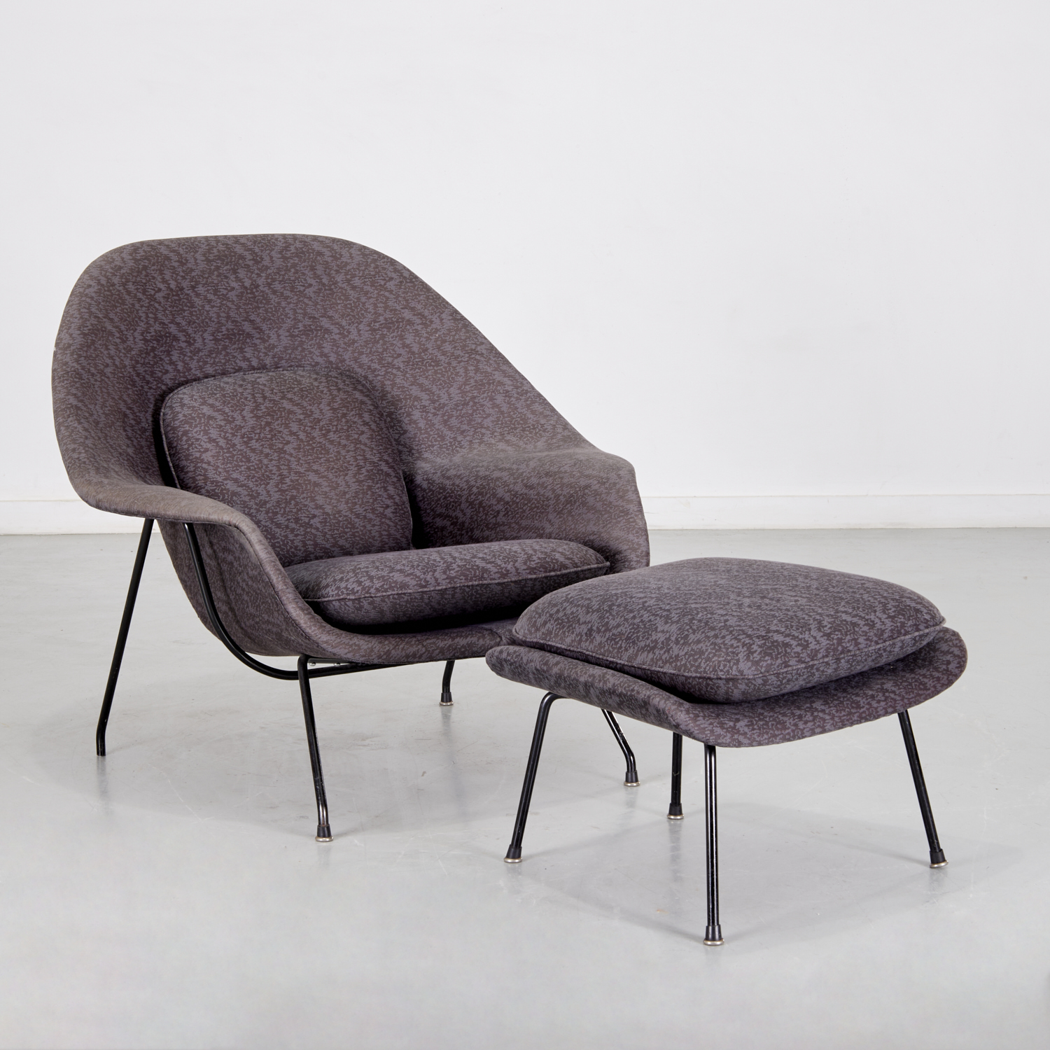 EERO SAARINEN, WOMB CHAIR AND