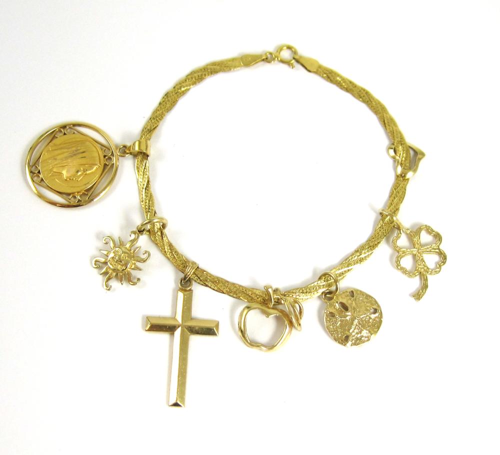 EIGHT ARTICLES OF YELLOW GOLD