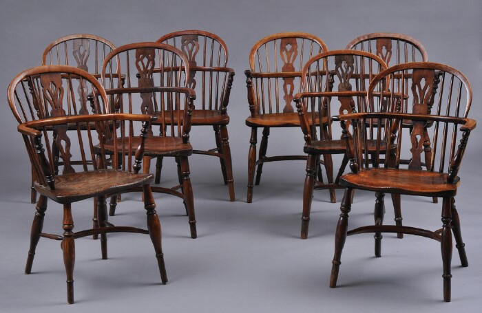 EIGHT ASSEMBLED BOW-BACK WINDSOR