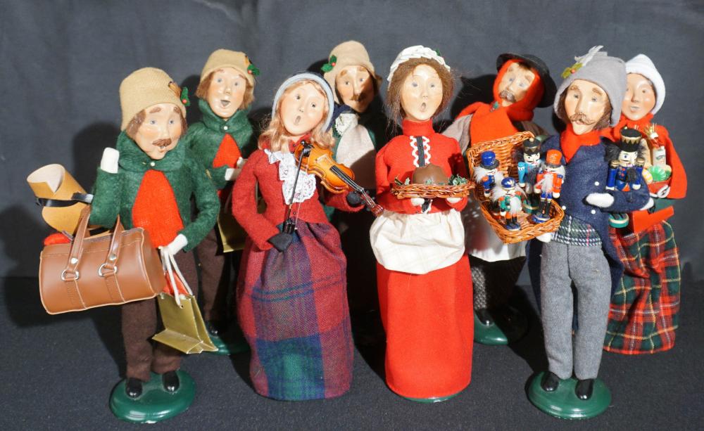 EIGHT BYERS CHOICE 'THE CAROLERS'