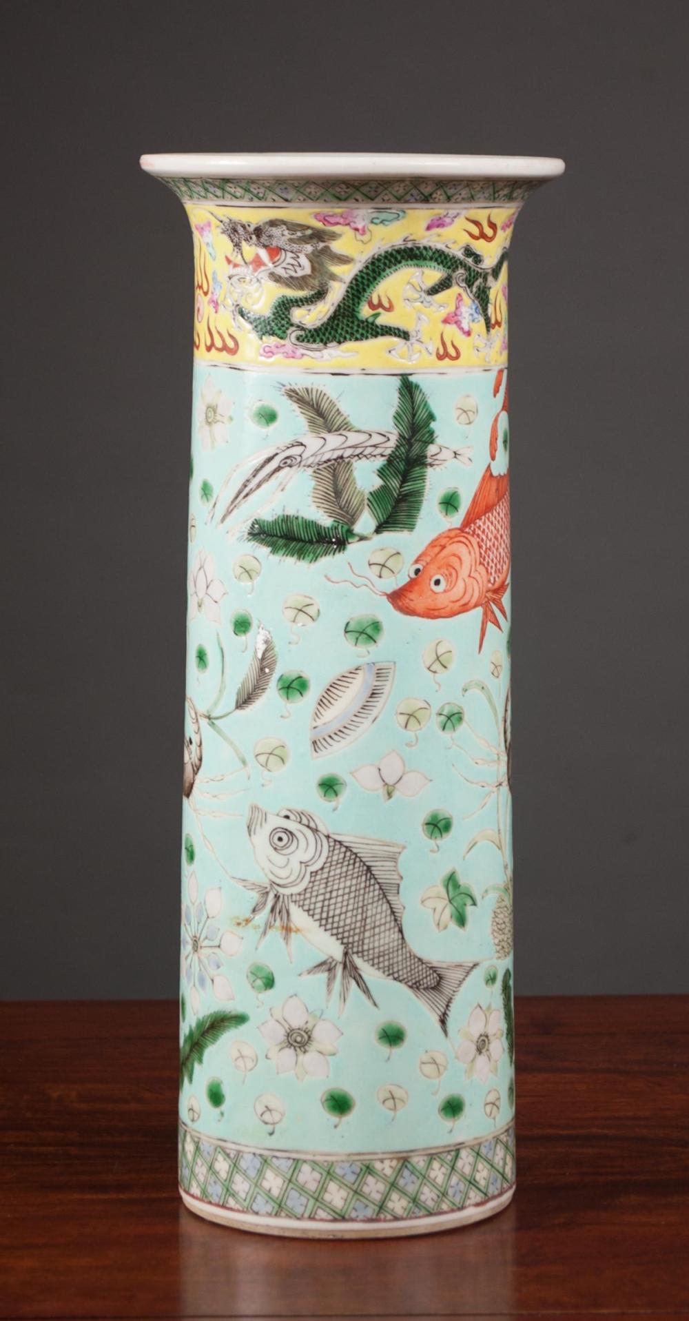 EIGHT CHINESE PORCELAIN ITEMS,