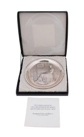 EIGHT COLLECTIBLE AMERICAN STE