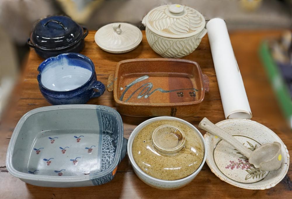 EIGHT CONTEMPORARY POTTERY