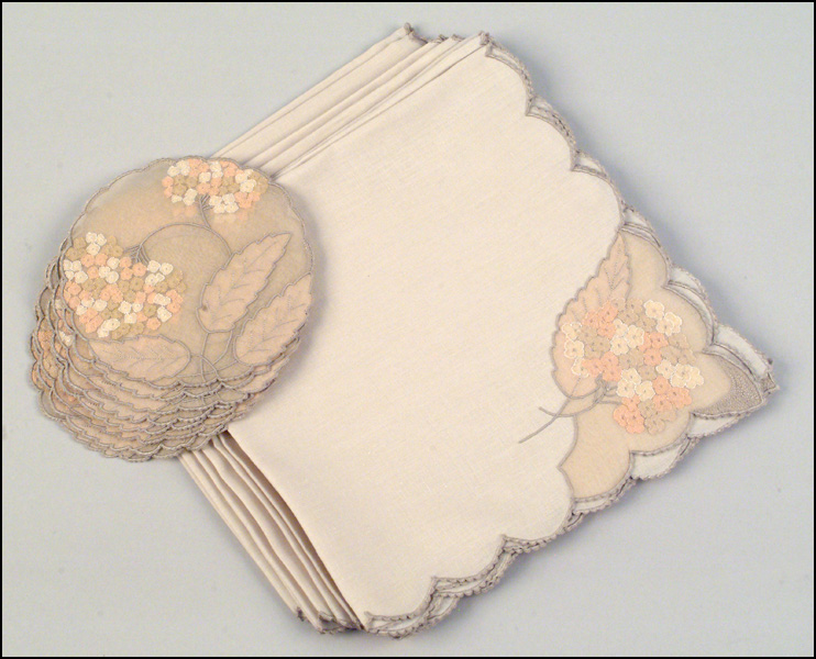 EIGHT MARGHAB NAPKINS AND EIGHT