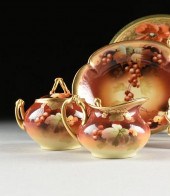 EIGHT PICKARD PARCEL GILT RED