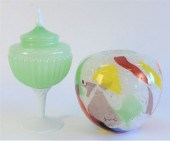 EIGHT PIECE ART GLASS LOT, TO