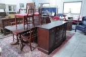 EIGHT PIECE DINING ROOM SUITE.