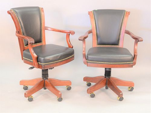 EIGHT PIECE LOT TO INCLUDE SET OF
