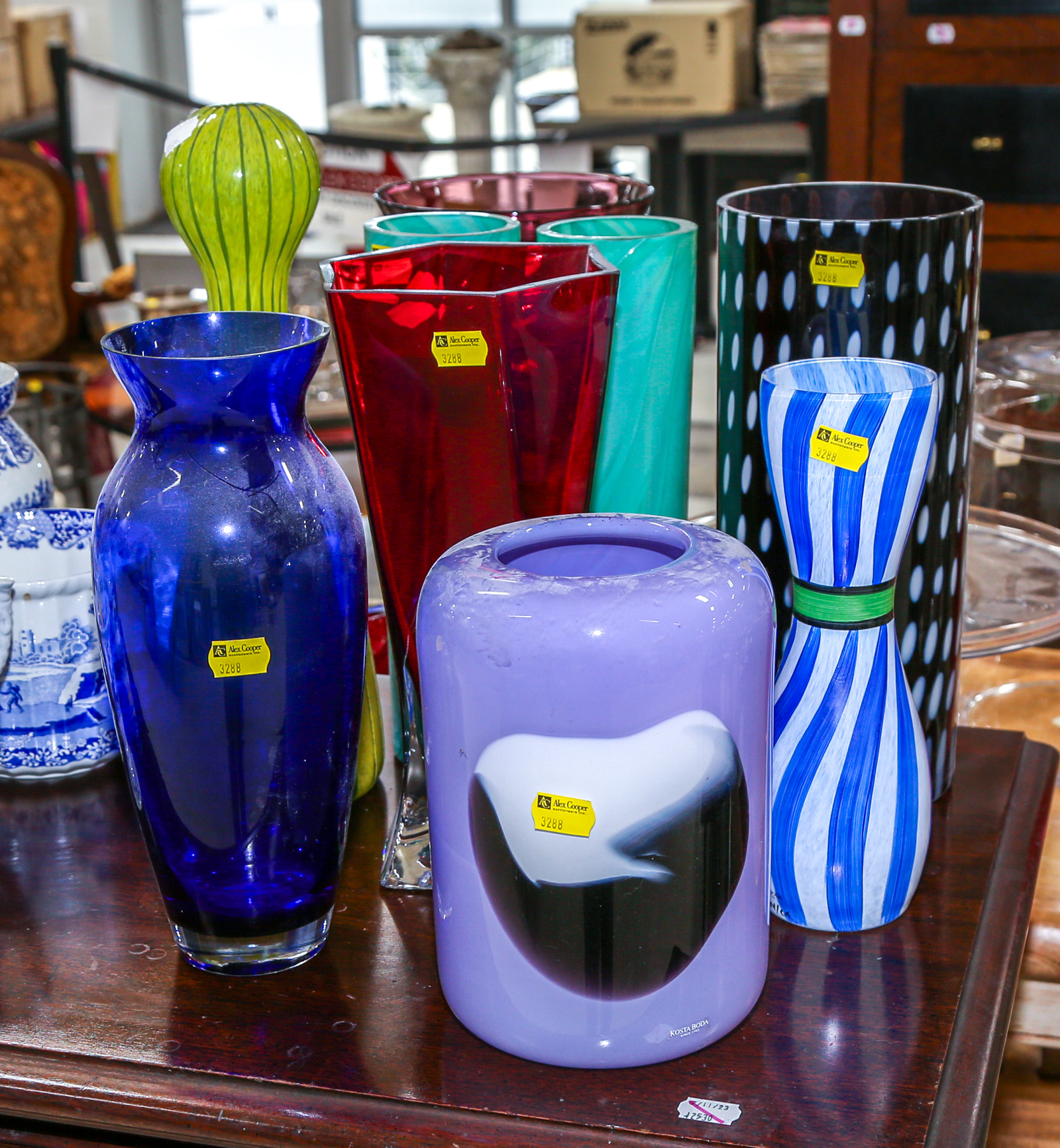 EIGHT PIECES OF ART GLASS Including