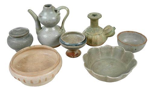 EIGHT PIECES OF CHINESE CELADON AND